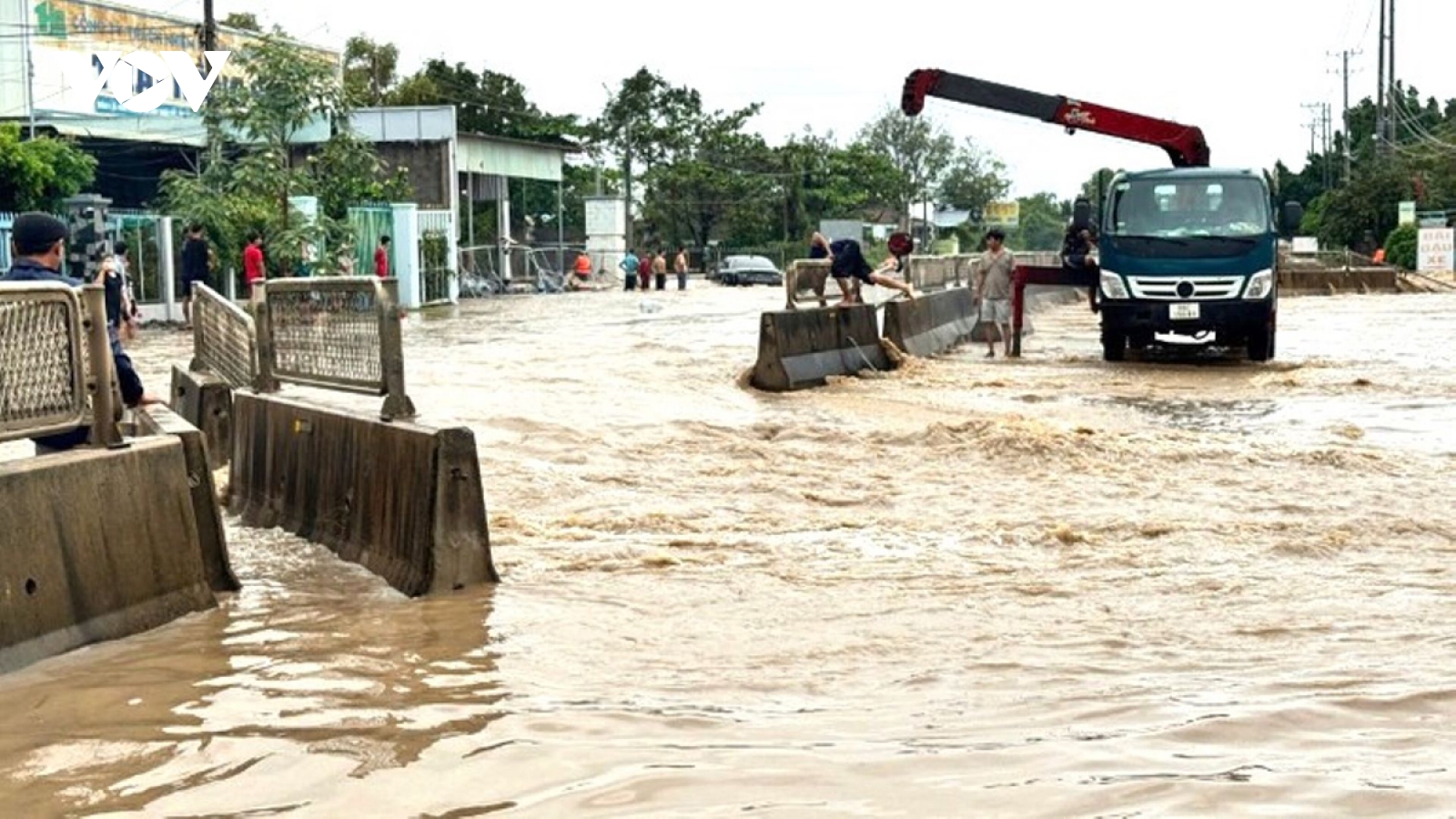 Khẩn trương triển khai ứng phó với đợt mưa lũ sắp tới tại miền Trung