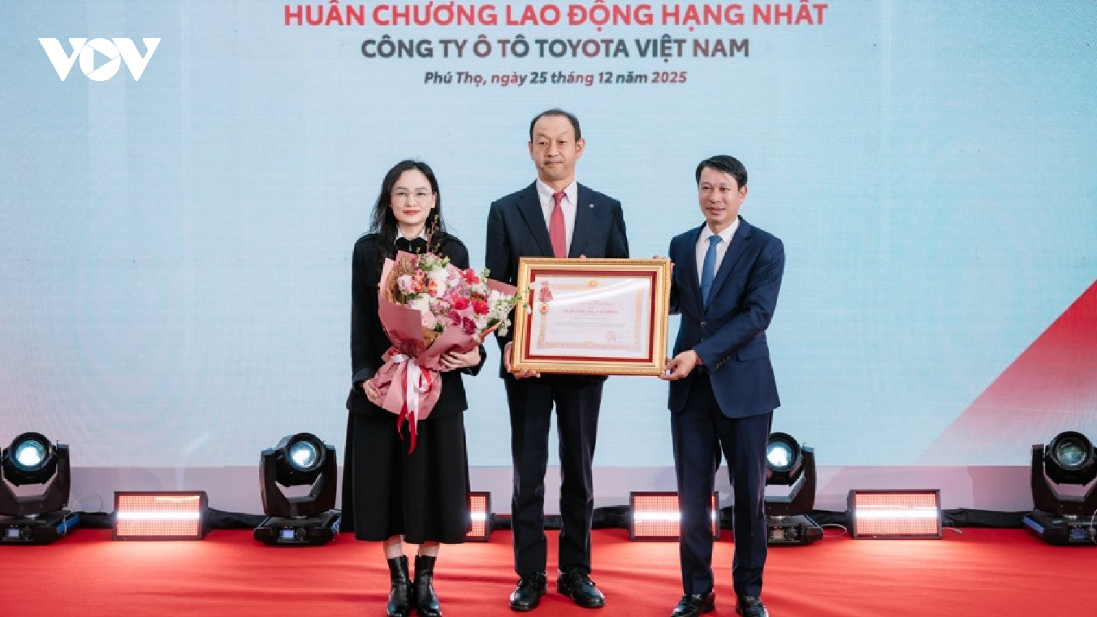 Toyota Việt Nam đón nhận Huân chương Lao động hạng Nhất