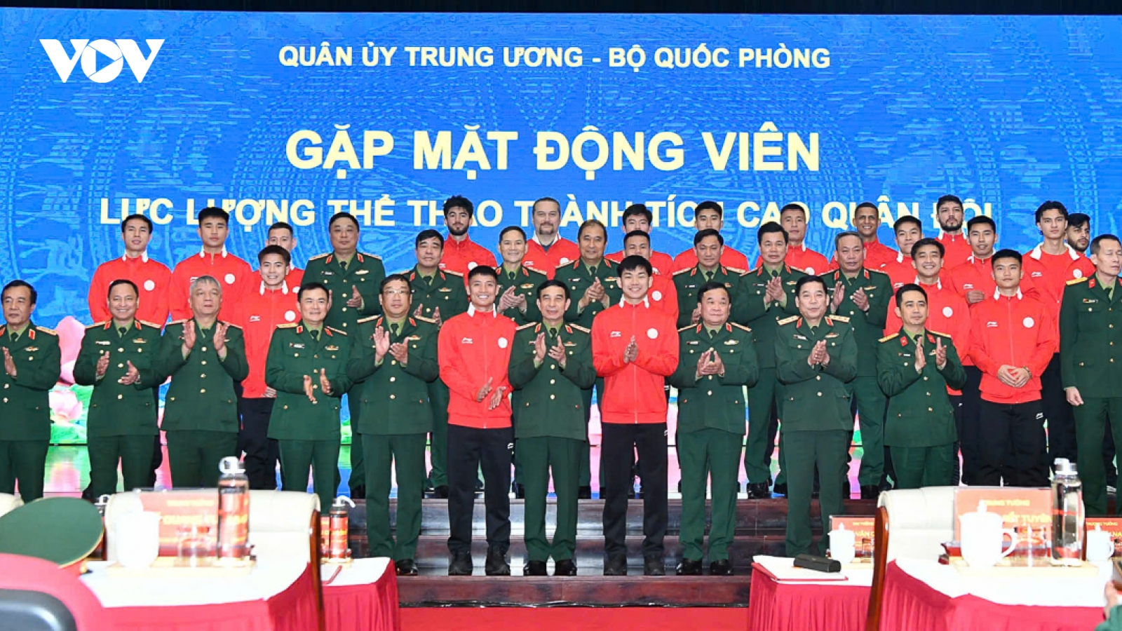 Đại tướng Phan Văn Giang gặp mặt, động viên CLB Thể Công Viettel
