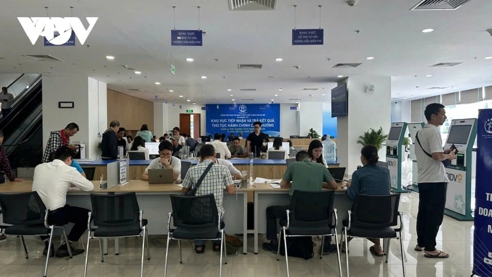 Hà Nội tái cấu trúc 293 thủ tục hành chính nhằm tiết kiệm chi phí xã hội