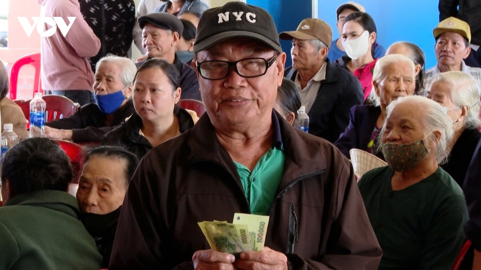 Người dân Quảng Trị nhận quà của Đảng, Nhà nước trong ngày cuối năm