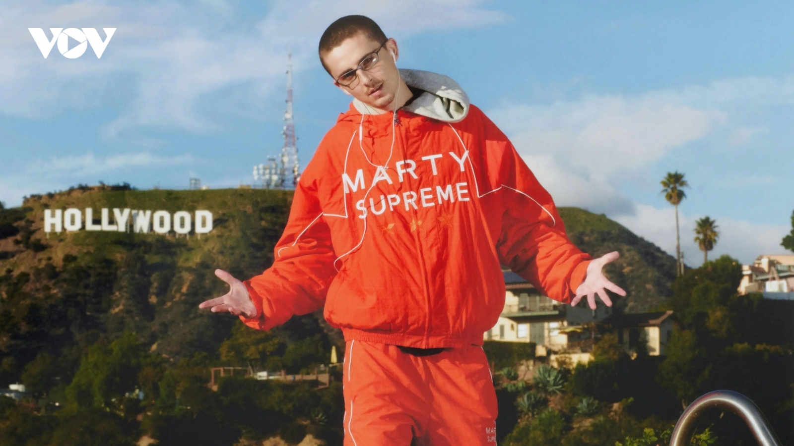 Timothée Chalamet tạo cơn địa chấn thời trang trước thềm “Marty Supreme” ra mắt