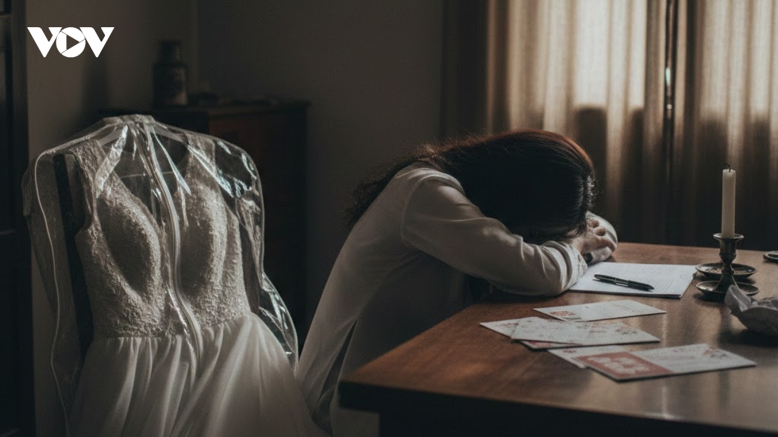 Thiệp hồng đã phát, tôi lỡ "lên giường" với người yêu cũ chỉ vì một phút yếu lòng