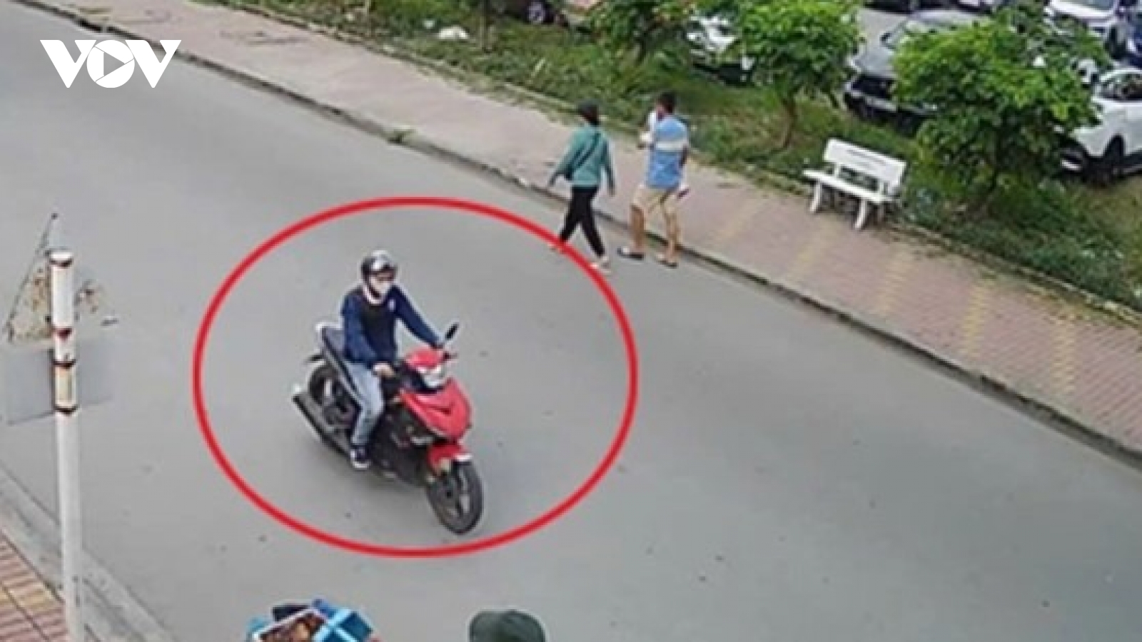 Nóng 24h ngày 1/1/2026: Cạy cốp xe trộm tiền tỷ để đưa bạn gái đi mua sắm