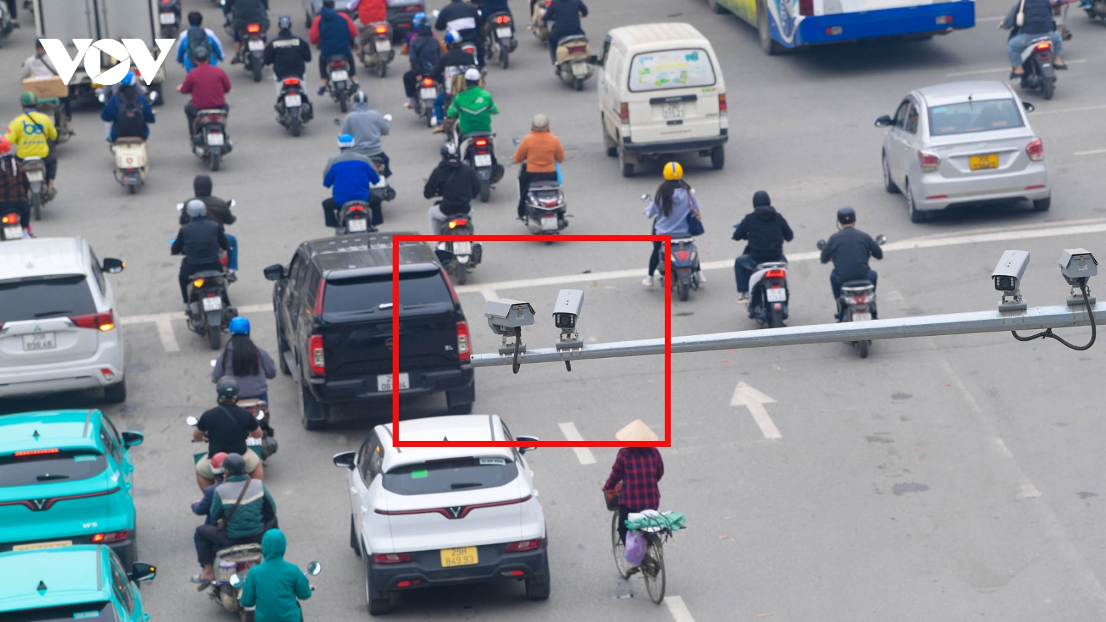Camera AI và "gọng kìm" chế tài mới tạo chuyển biến trong quản lý giao thông