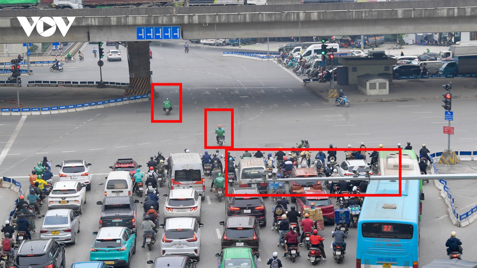 Camera AI phát hiện gần 400 trường hợp vi phạm giao thông tại Hà Nội trong 4 ngày