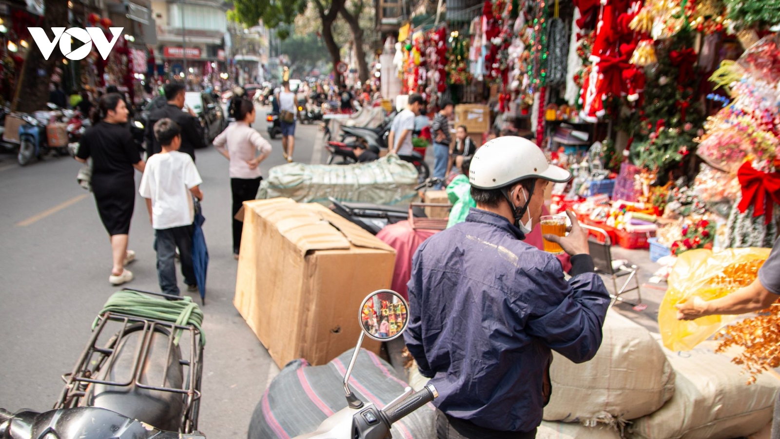Tràn lan vi phạm trật tự tại 3 "phường kiểu mẫu" Hà Nội sau gần 1 tháng triển khai