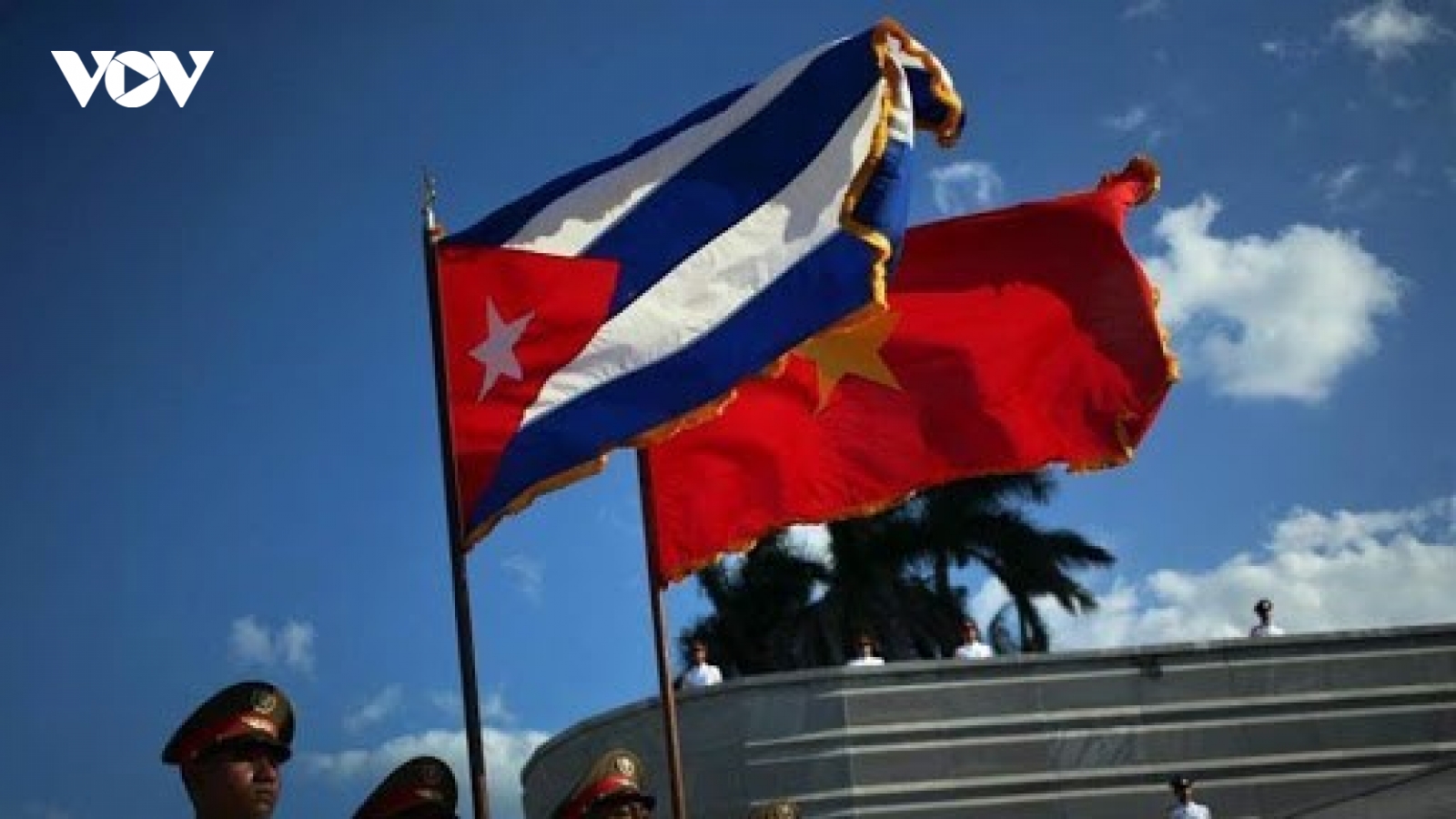 Lãnh đạo Đảng, Nhà nước gửi điện mừng Quốc khánh Cuba