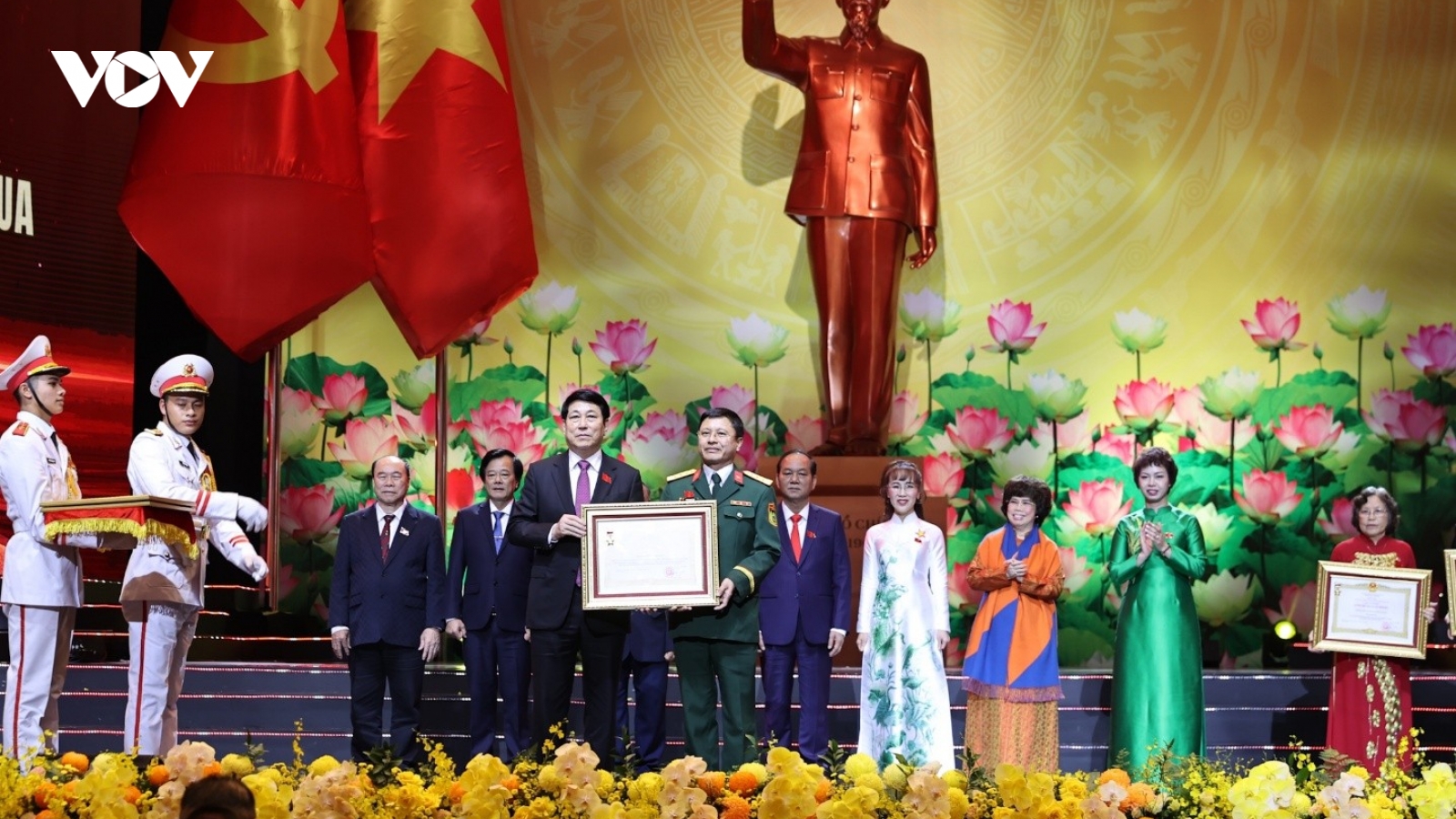 Giải mã “cú đúp”danh hiệu Anh hùng Lao động của Viettel trong đầu tư ra nước ngoài