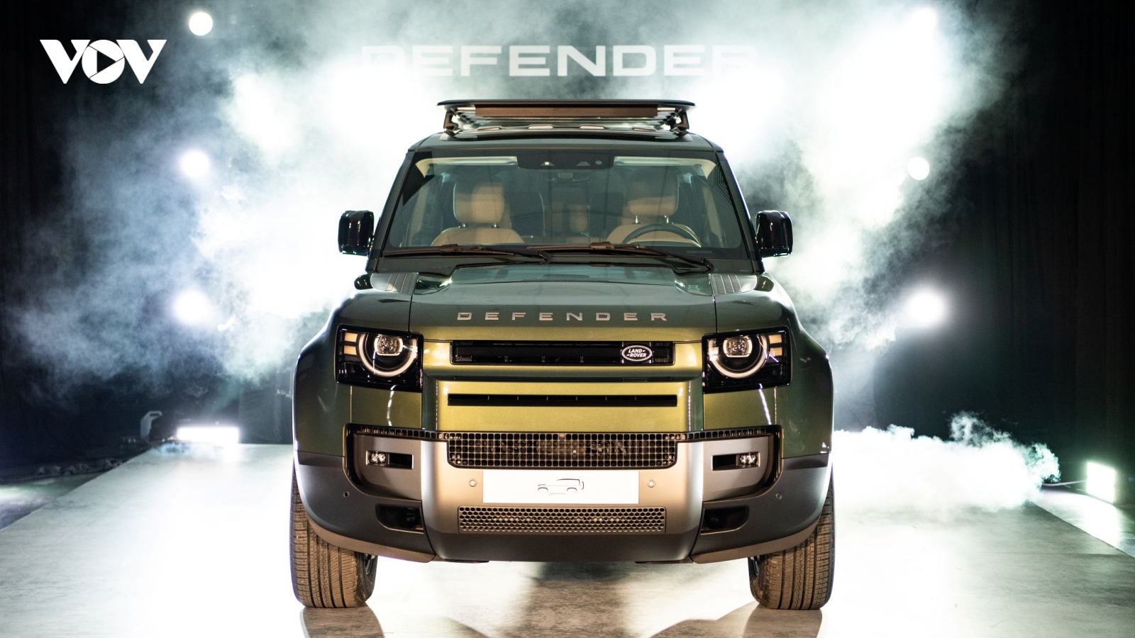 Khám phá Land Rover Defender phiên bản mới vừa ra mắt tại Việt Nam
