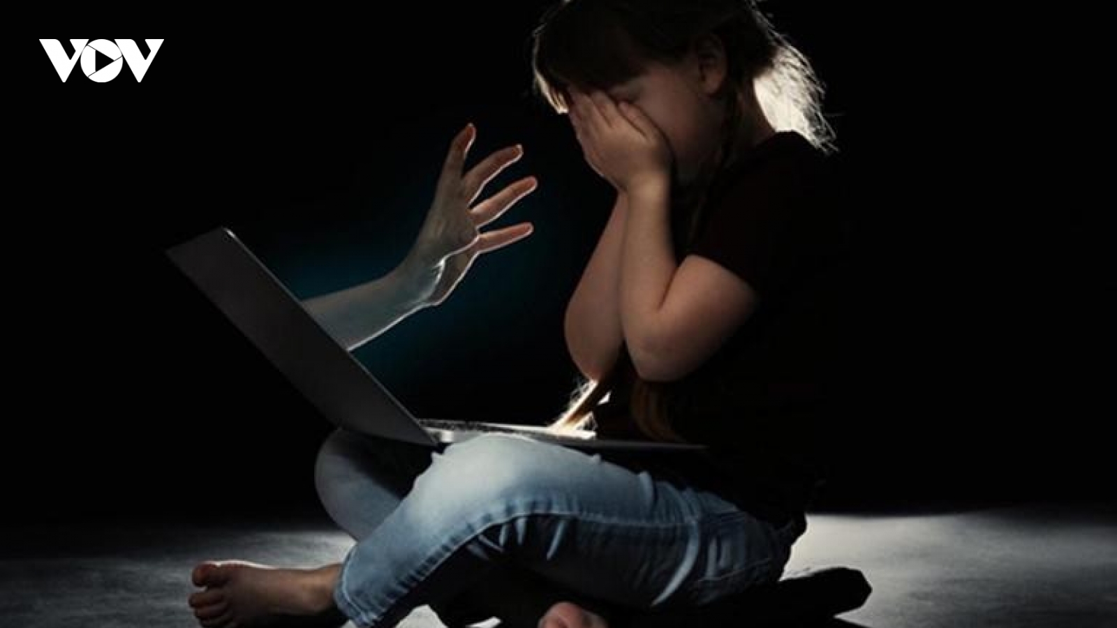 Những thủ đoạn của kẻ xâm hại tình dục qua môi trường mạng cần nói với trẻ