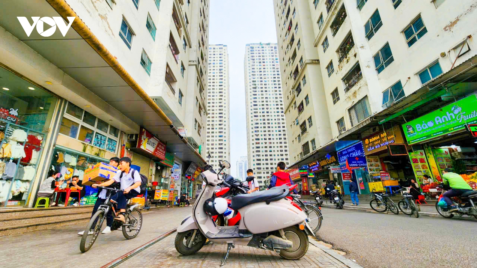 Ban quản lý chung cư có quyền cấm xe điện vào hầm?
