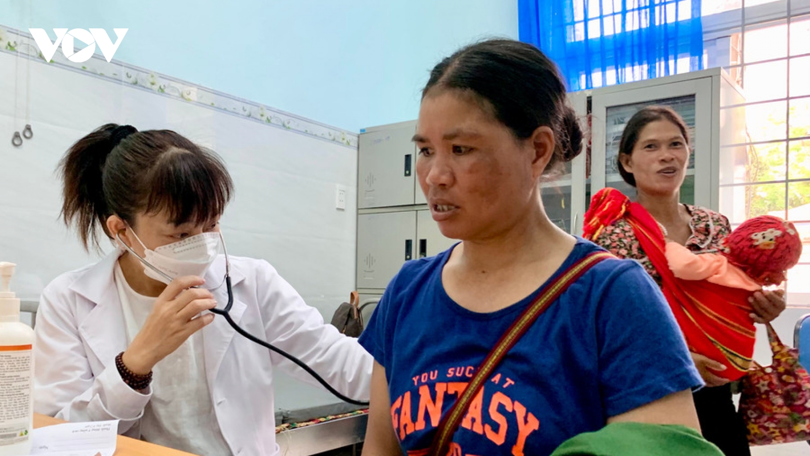 Cánh tay nối dài chăm sóc sức khoẻ buôn làng dân tộc thiểu số Gia Lai