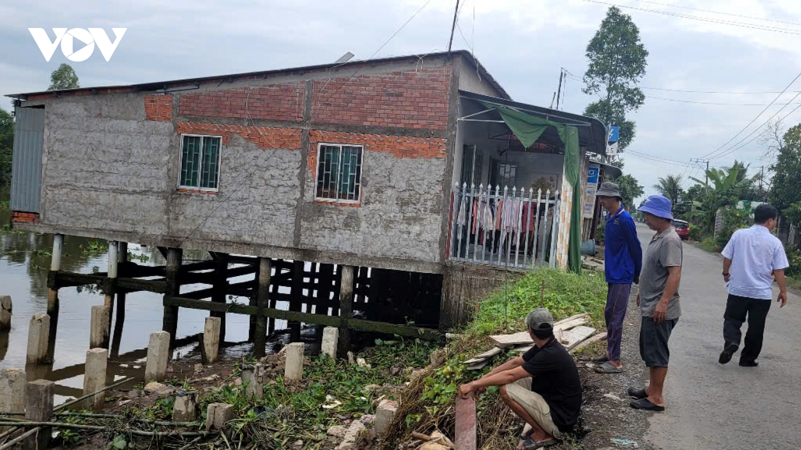 Báo động trường hợp xây dựng lấn chiếm sông, rạch ở Đồng Tháp