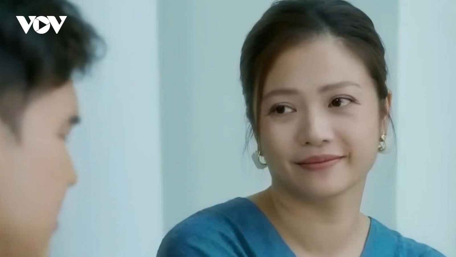 Gia đình trái dấu tập 6: Bà Ánh đòi đi làm shipper