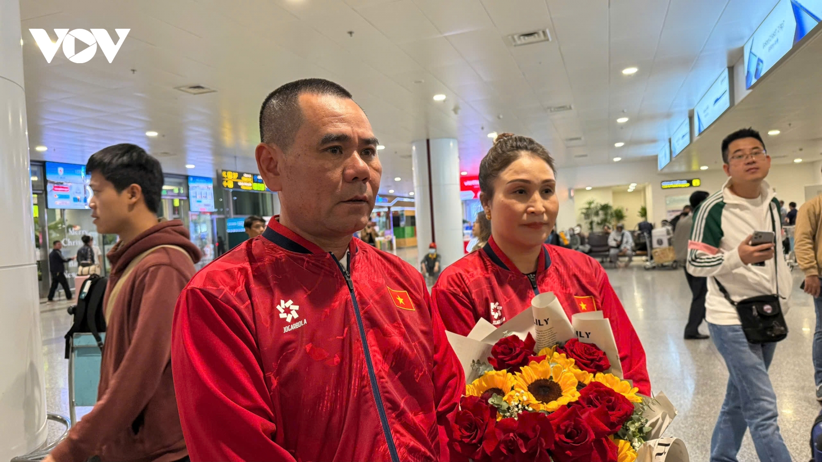 Người hùng U22 Việt Nam nhận tình cảm đặc biệt ngày trở về sau HCV SEA Games 33