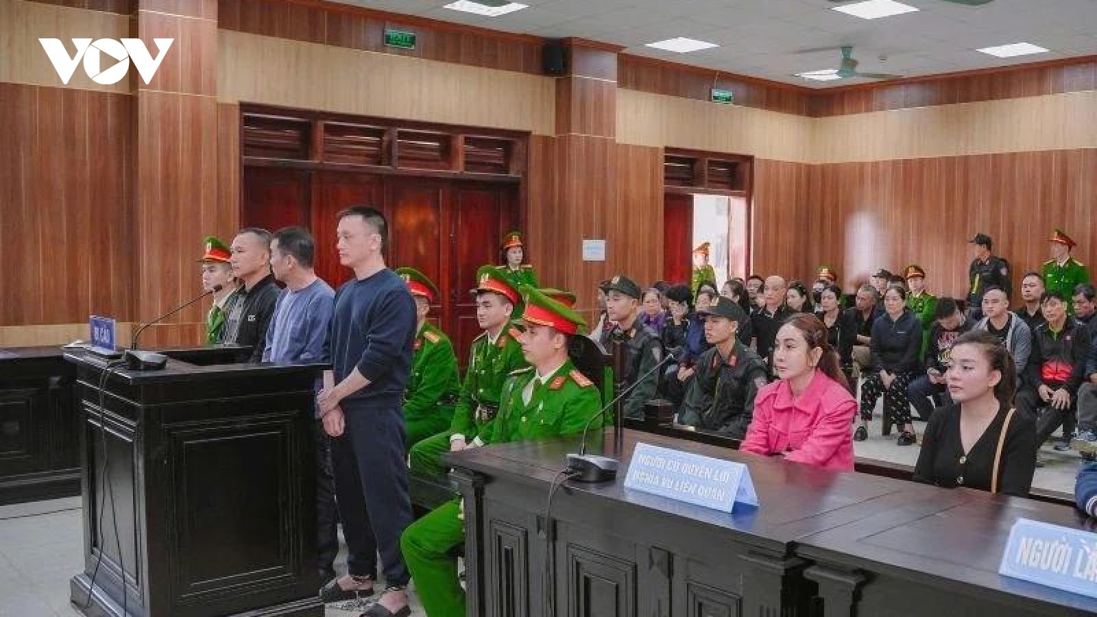 Vy "ngộ" bị tuyên phạt thêm 3 năm tù về tội đưa hối lộ