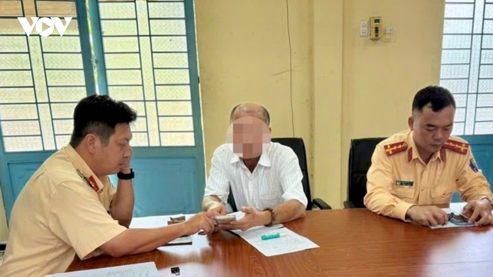 Chuyển cơ quan điều tra vụ tài xế điều khiển xe khách rượt đuổi xe tải