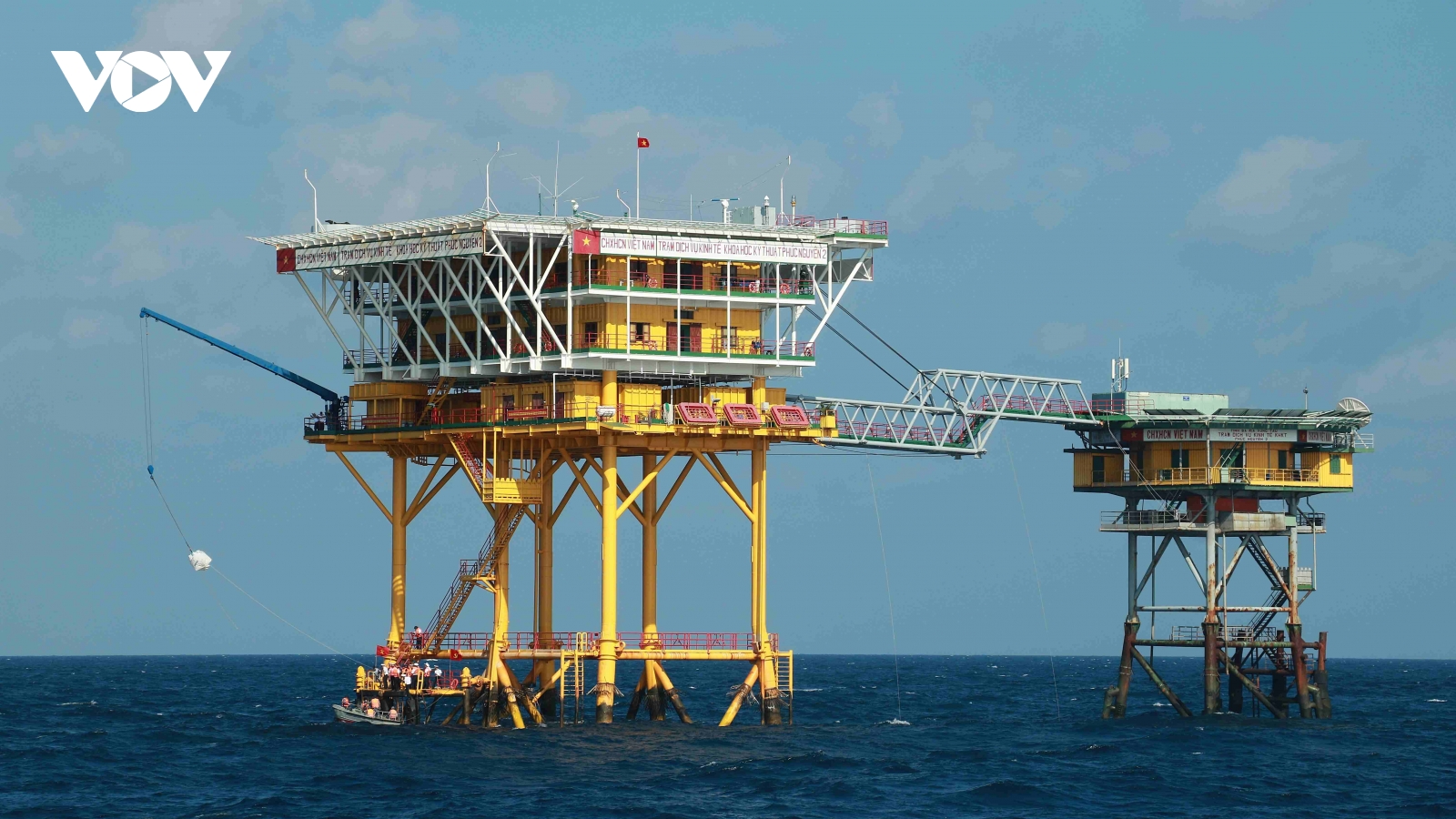 Bộ Tư lệnh Vùng 2 Hải quân thăm và chúc Tết cán bộ, chiến sĩ các nhà giàn