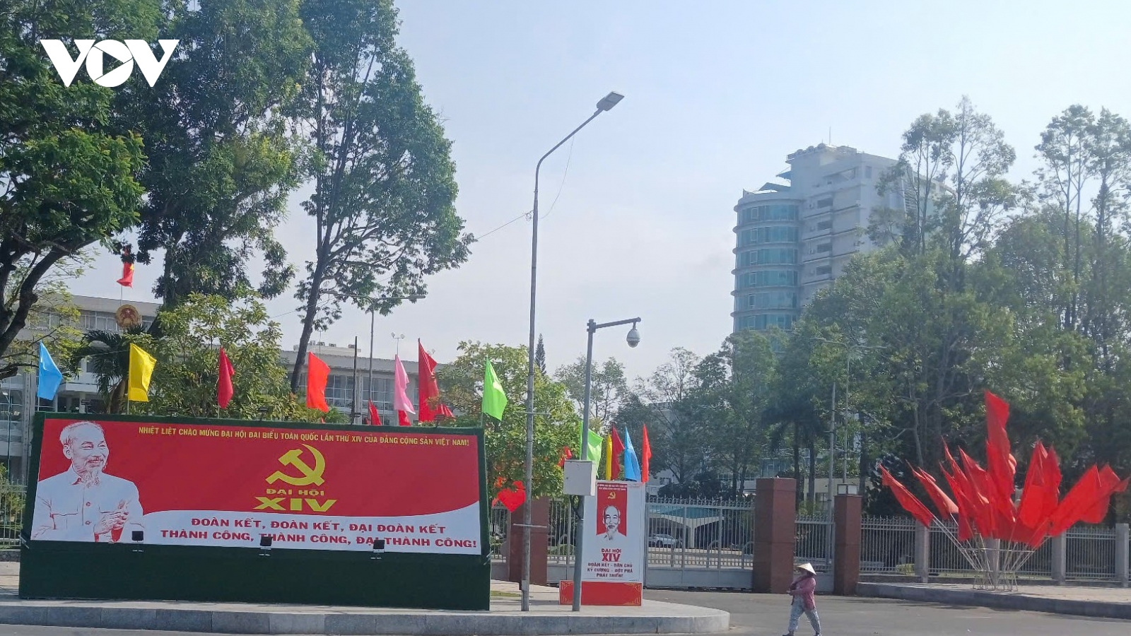 Các tầng lớp nhân dân Đồng bằng sông Cửu Long dõi theo Đại hội XIV của Đảng