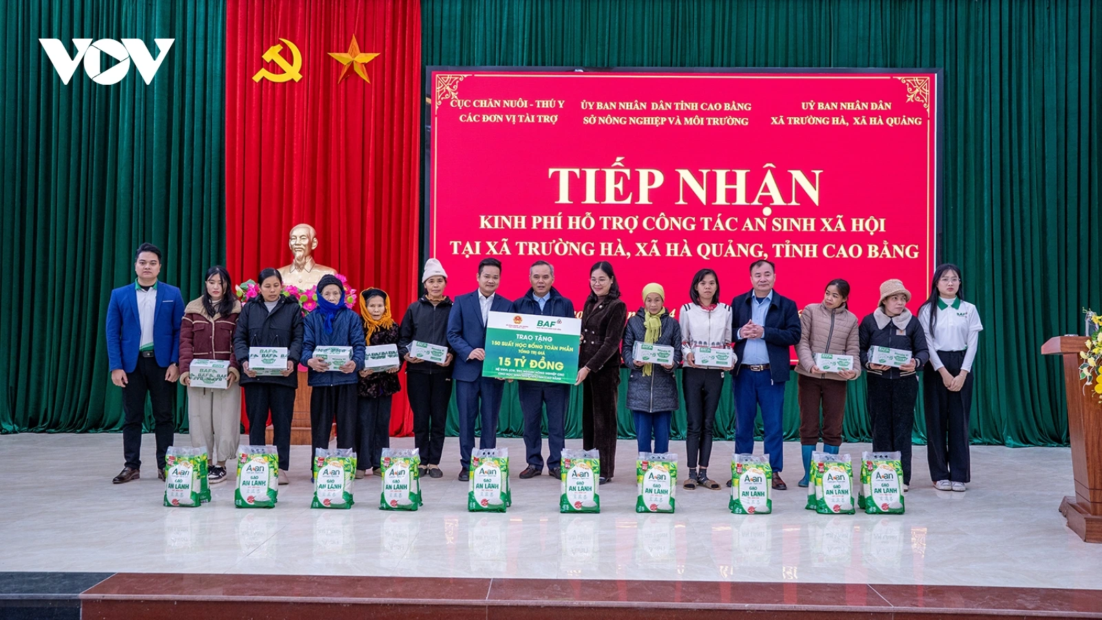 Cao Bằng trao tặng kinh phí, tạo sinh kế bền vững nơi cội nguồn cách mạng