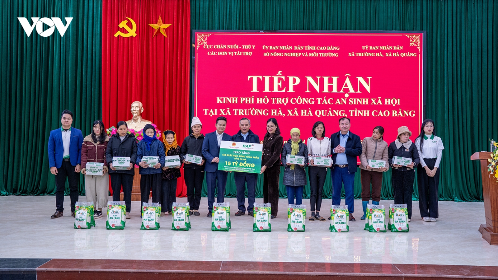 Cao Bằng trao tặng kinh phí, tạo sinh kế bền vững nơi cội nguồn cách mạng