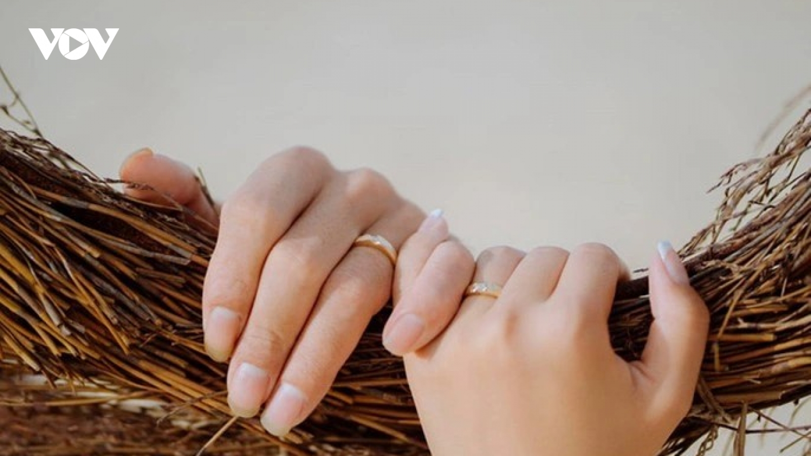 “Góp gạo thổi cơm chung” trước kết hôn và bài học về giá trị bản thân