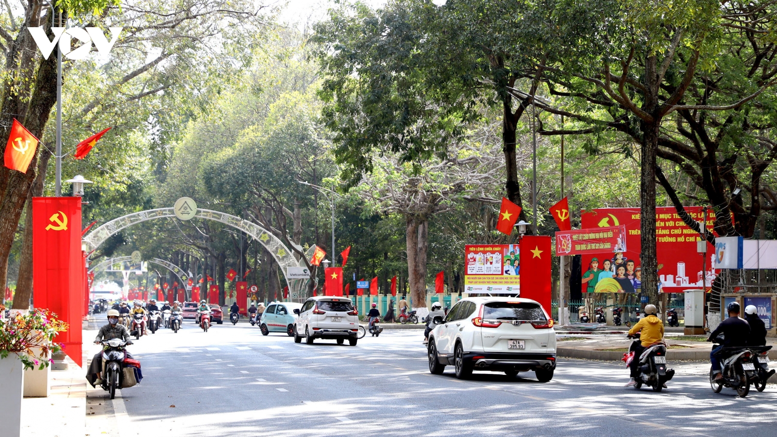 Đắk Lắk rực rỡ sắc màu chào mừng Đại hội XIV của Đảng