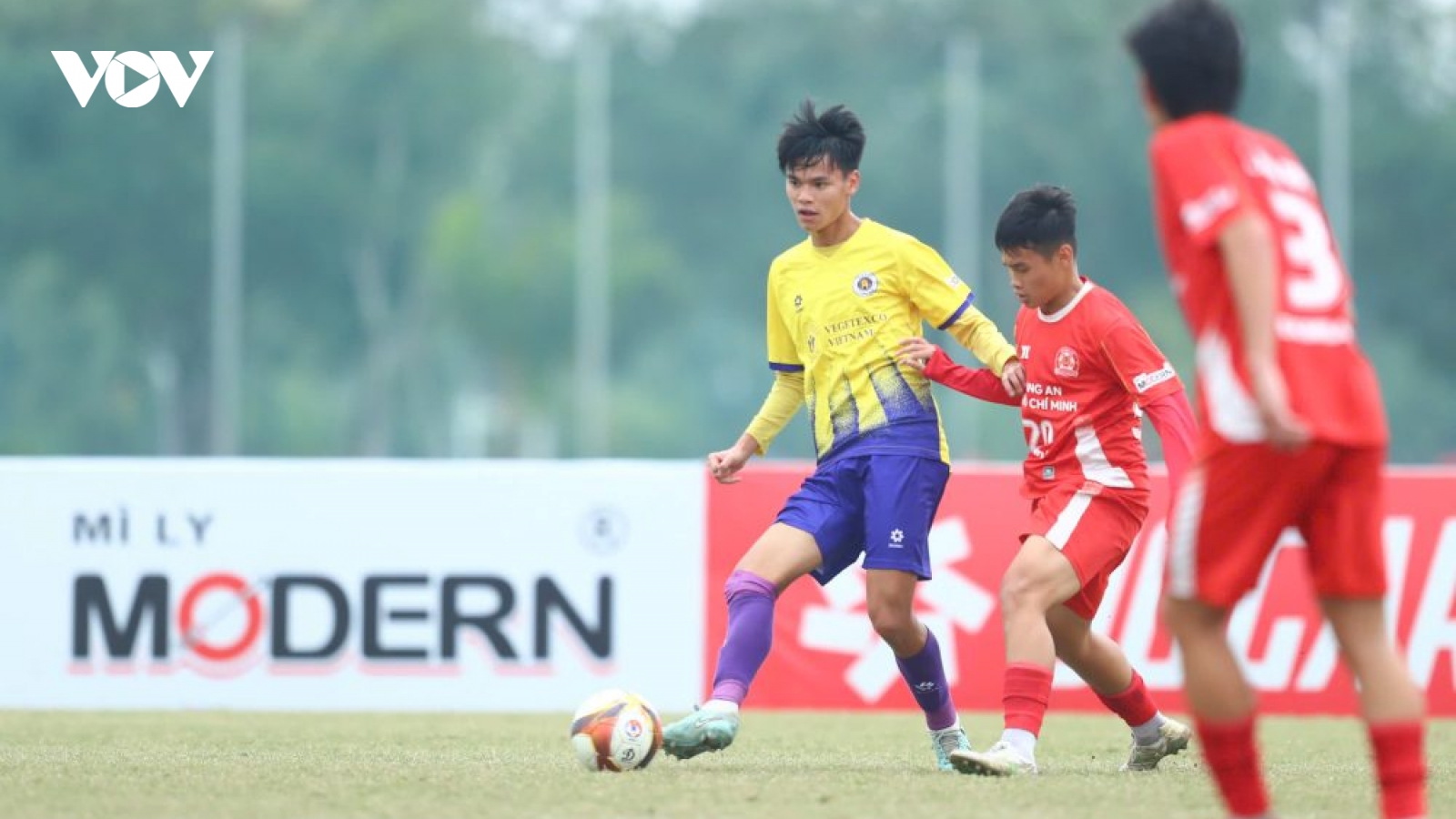 Xác định những đội đầu tiên giành quyền vào tứ kết U19 Quốc gia