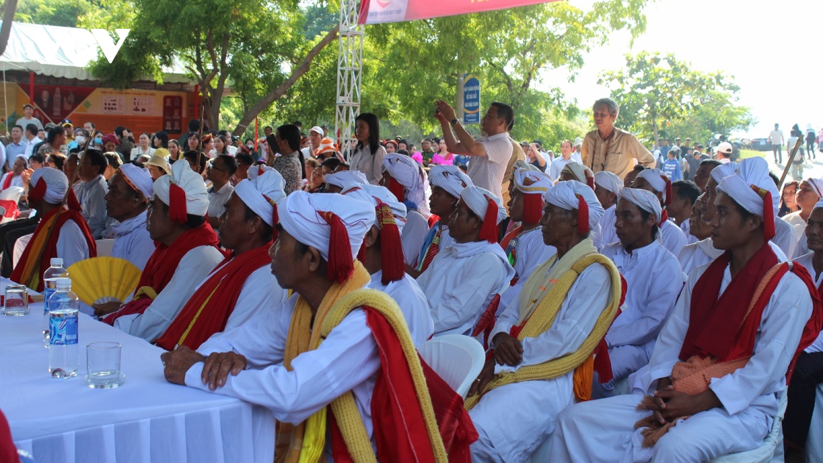 Đồng bào Chăm kỳ vọng vào quyết sách của Đại hội Đảng