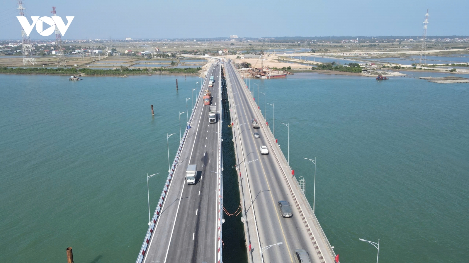 Hoàn thành 2 cầu lớn, giải quyết ùn tắc trên Quốc lộ 1A phía Bắc tỉnh Quảng Trị