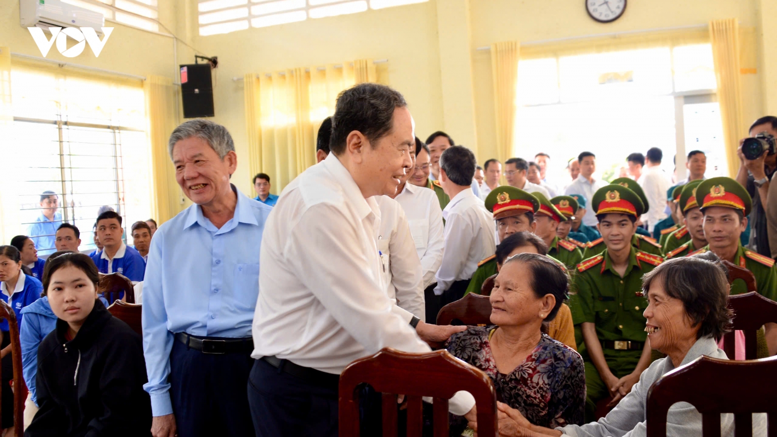 Chủ tịch Quốc hội: Chăm lo để Tết đến mọi nhà, nhất là người hoàn cảnh khó khăn