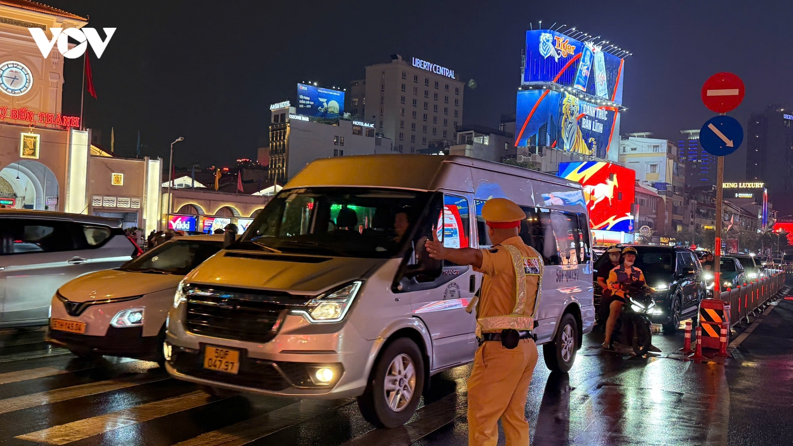 TP.HCM “mạnh tay” xử lý vi phạm, đảm bảo an toàn giao thông trước cao điểm Tết
