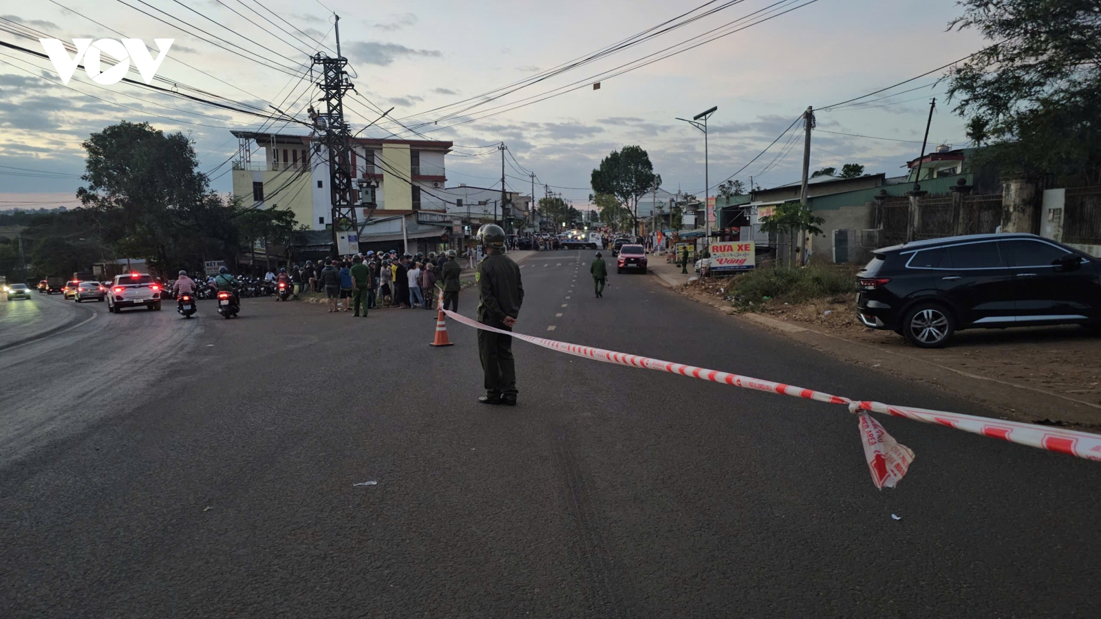 Công an Gia Lai chốt chặn một số đoạn đường để phục vụ điều tra