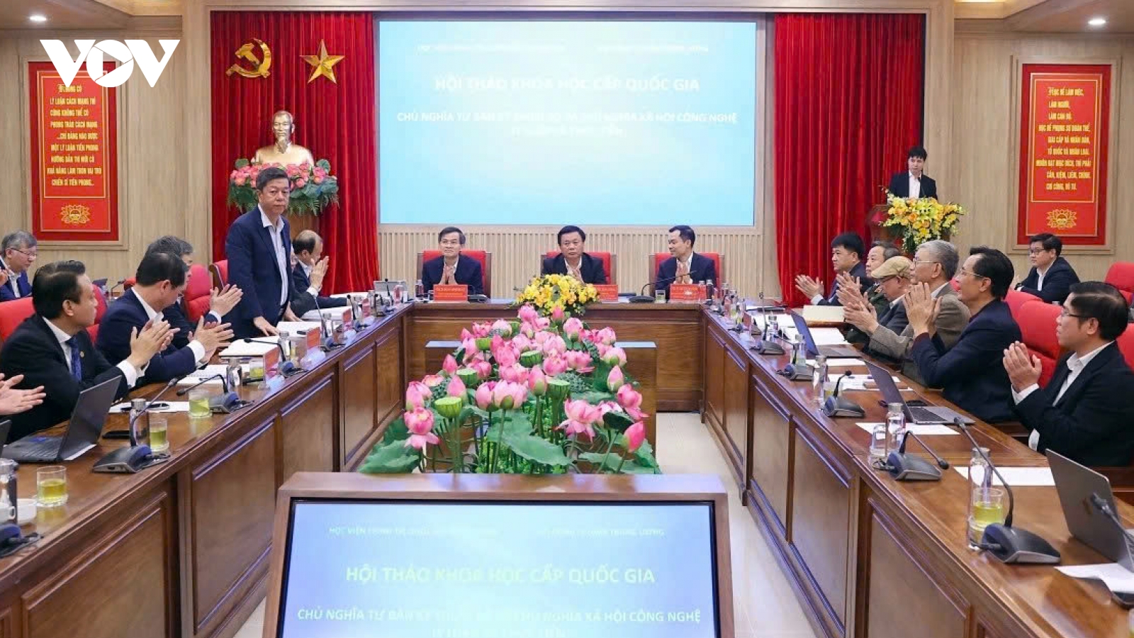 Seminar discusses digital capitalism and technological socialism