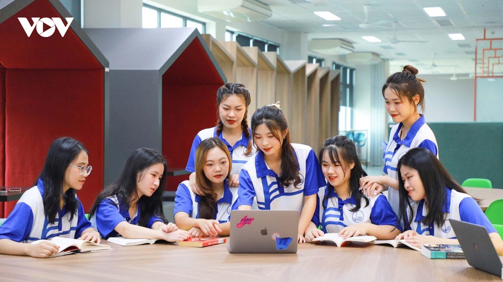 Bộ GD&ĐT công bố tiêu chí xác định đại học công lập, trường nghề phải sắp xếp