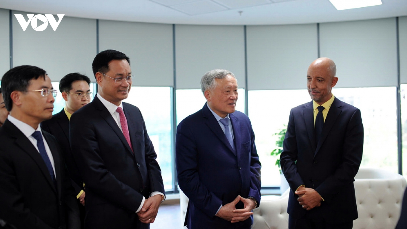 Investors vow to back Da Nang International Financial Centre