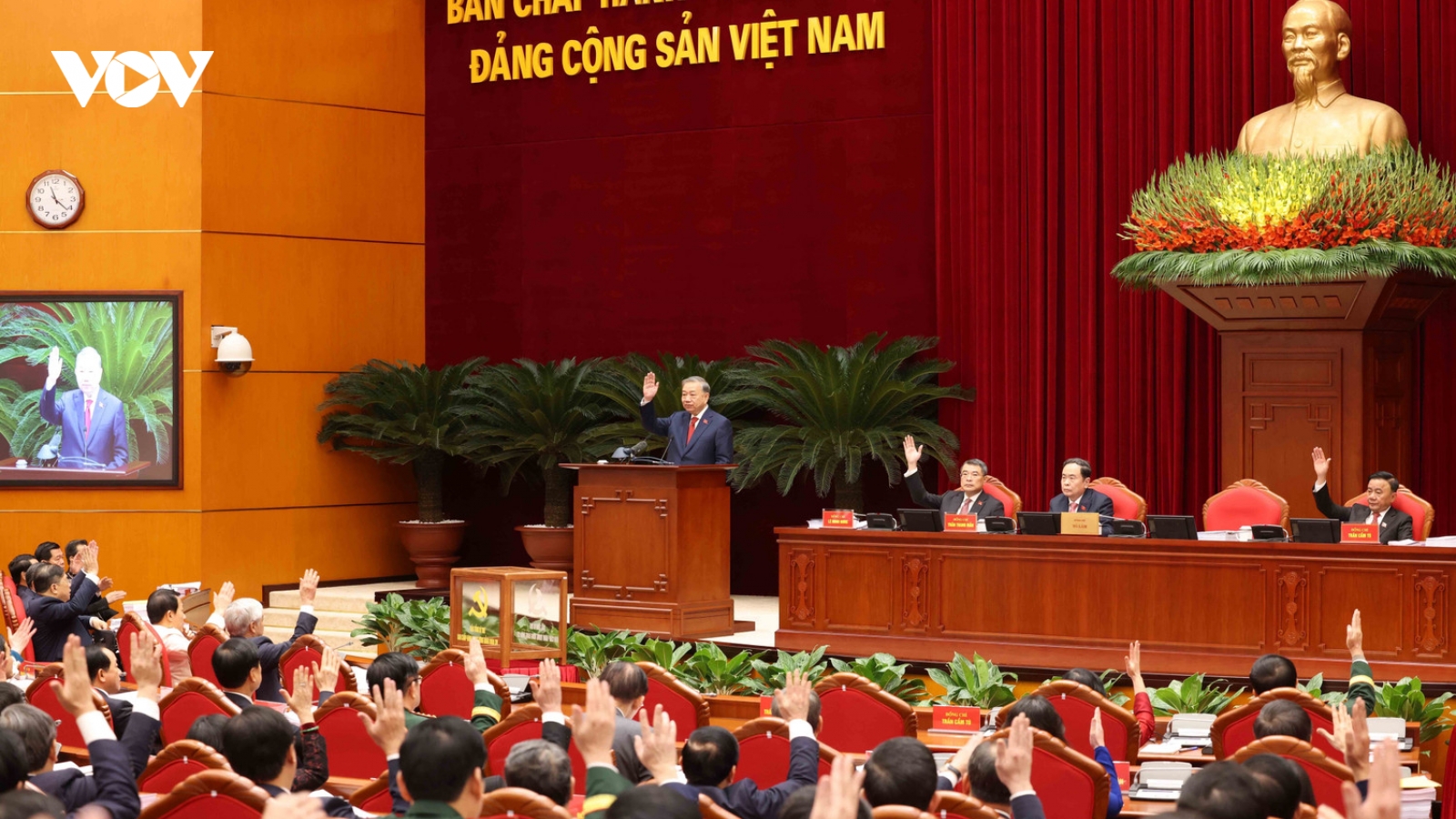 Thông cáo báo chí Hội nghị lần thứ nhất Ban Chấp hành Trung ương Đảng khóa XIV