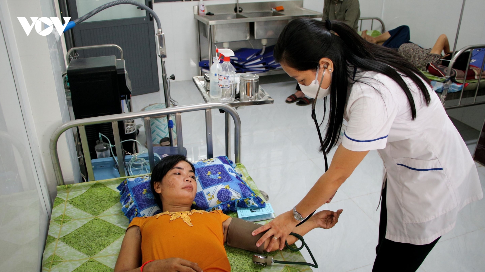 Bảo hiểm y tế - điểm tựa nâng cao sức khỏe cho người nghèo