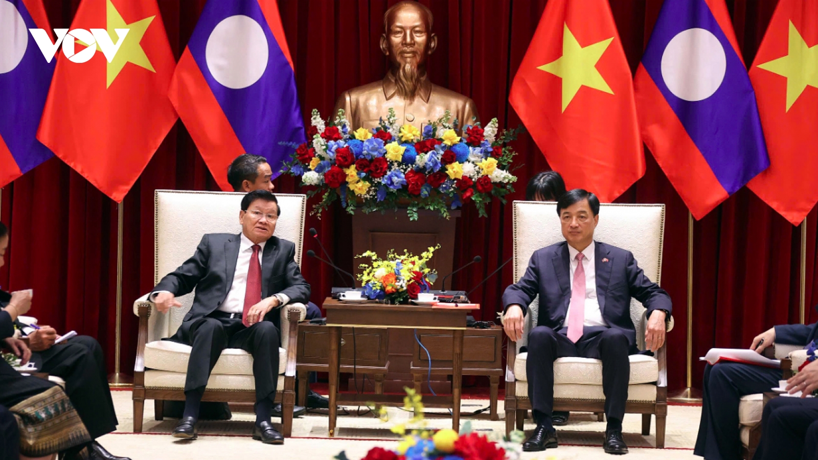 Lao Party leader works with Hanoi authorities