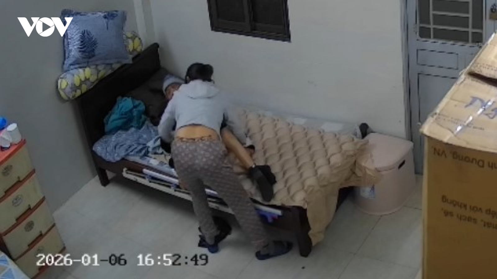 Công an Hai Bà Trưng xác minh vụ giúp việc bạo hành cụ bà ở Hà Nội