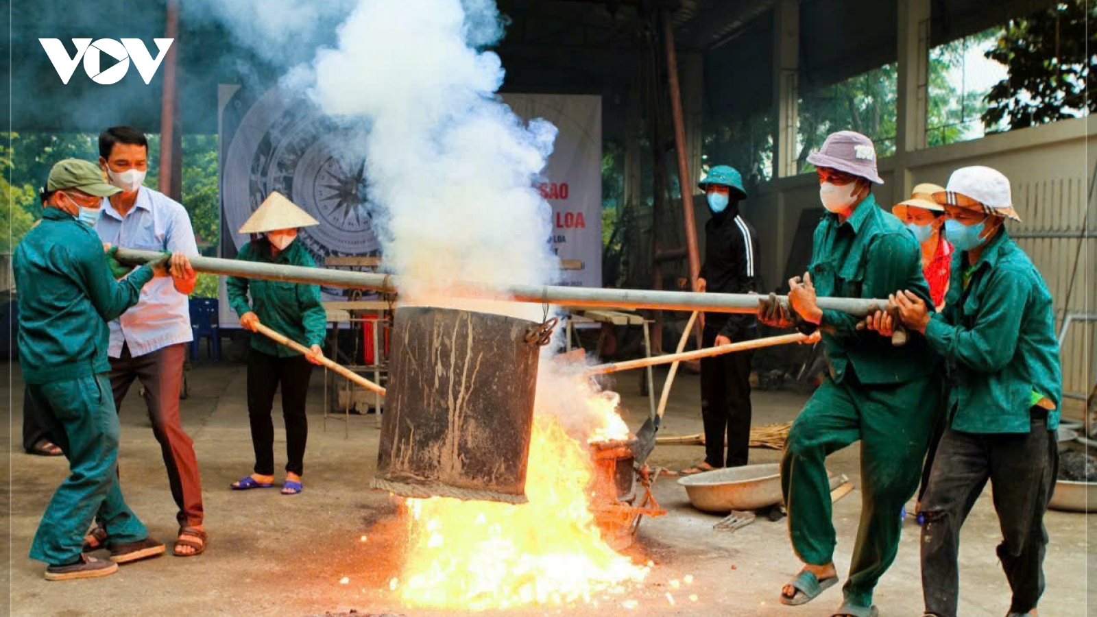 Làng nghề đúc đồng ở Thanh Hóa đỏ lửa làm hàng cho Tết Nguyên đán