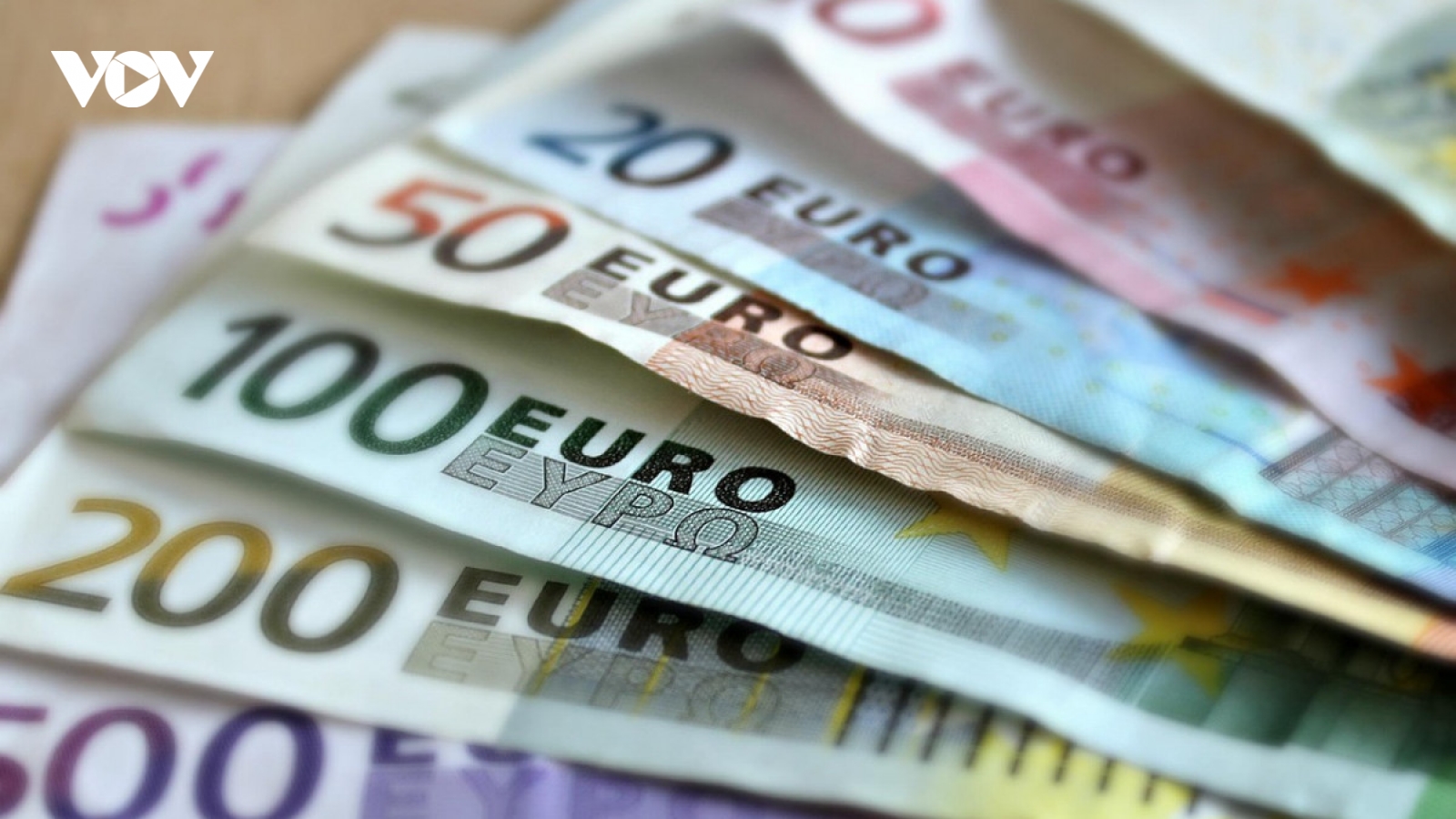 Ba Lan tạm hoãn gia nhập khu vực đồng euro khi nền kinh tế tăng trưởng mạnh