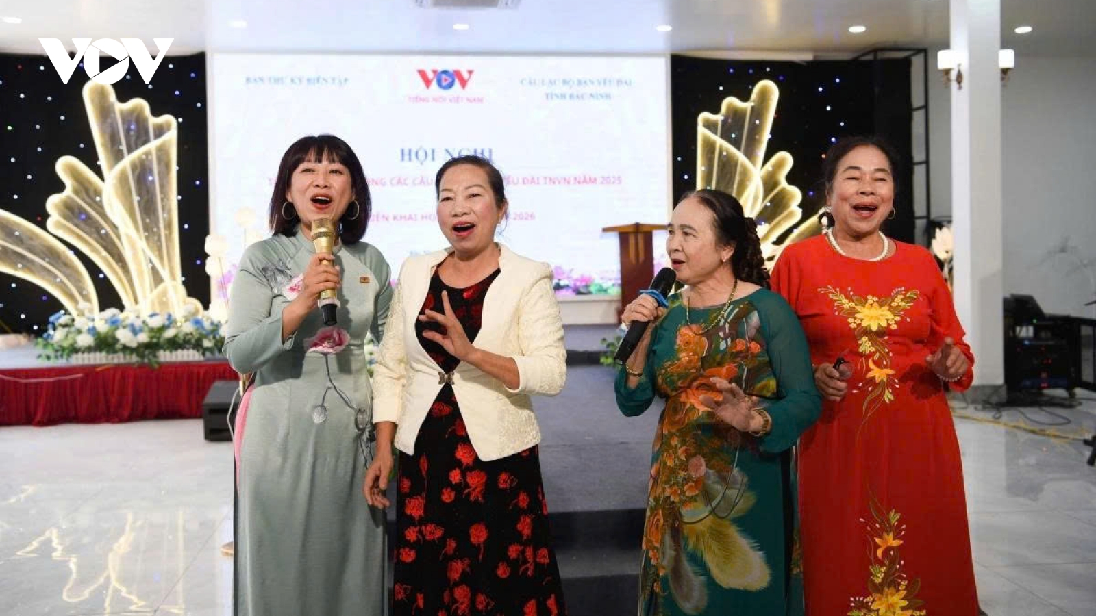 Bạn yêu Đài dõi theo Đại hội XIV của Đảng qua làn sóng Đài Tiếng nói Việt Nam