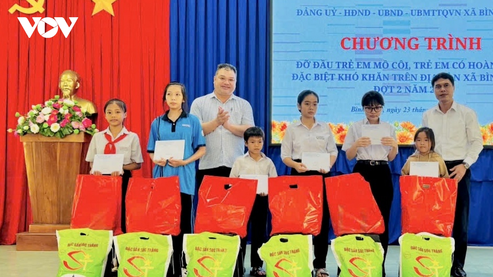 Xã ven biển Bình Châu, TP.HCM đỡ đầu cho trẻ em có người thân mất vì COVID-19