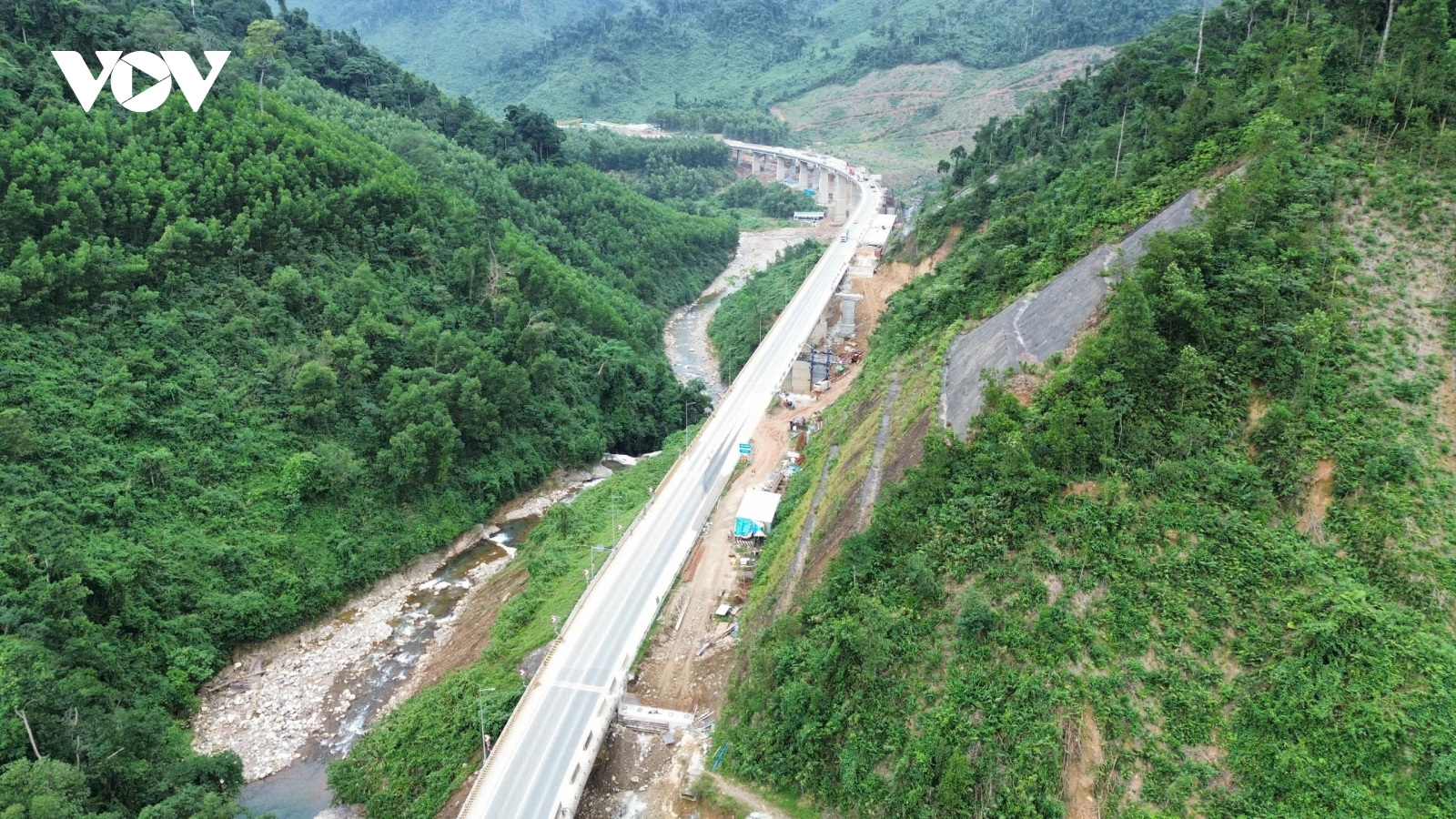 Tiếp tục hạn chế xe tải nặng, xe khách trên cao tốc La Sơn – Hòa Liên dịp Tết