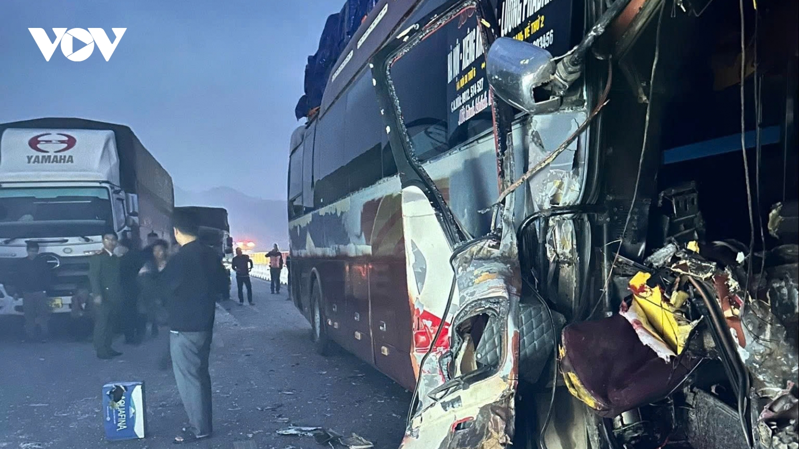 5 ô tô đâm liên hoàn trên cao tốc Bắc - Nam