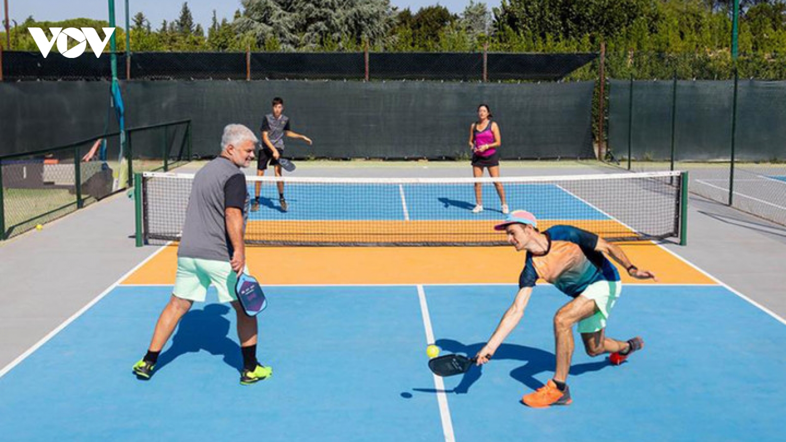 Một thói quen khi chơi Pickleball tiềm ẩn nguy cơ phải gác vợt