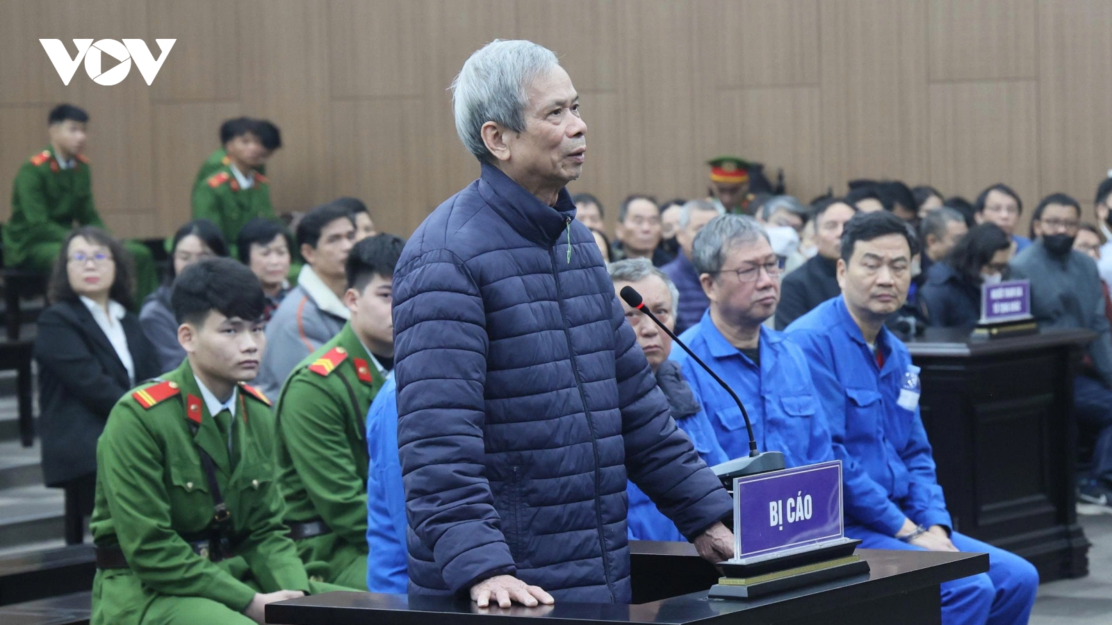 Xét xử vụ án VICEM: Cựu Chủ tịch Lê Văn Chung bị tố nhận tiền "cảm ơn"