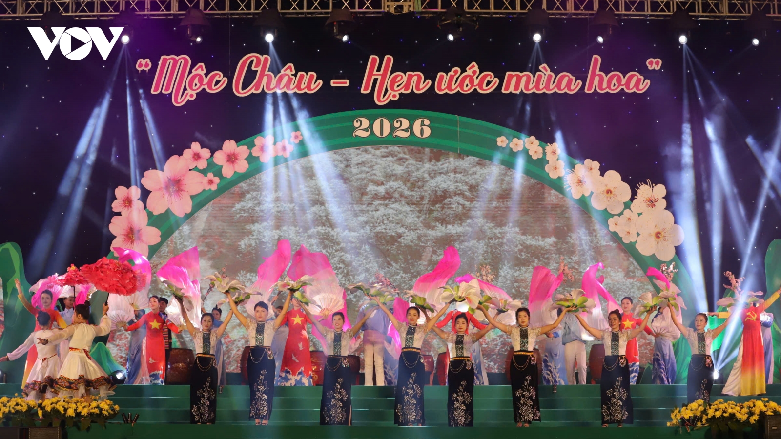 Rực rỡ chương trình du lịch “Mộc Châu – Hẹn ước mùa hoa”